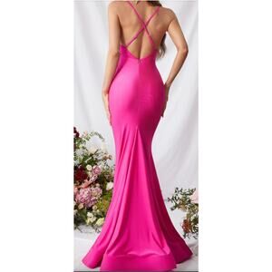 NWT Size M Elegant Spaghetti Strap Mermaid Dress Bright Pink Ready for Prom!